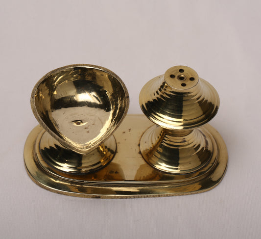 BRASS AGAL BATHI STAND