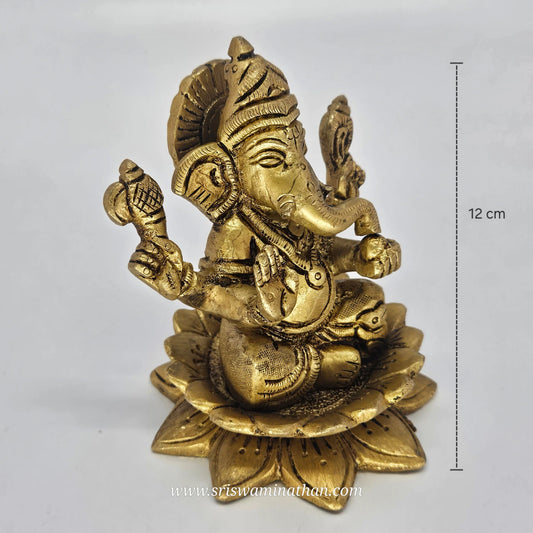 5 Inches Vinayagar Sitting on Lotus