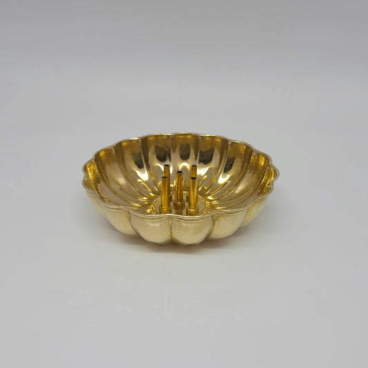 Lotus plate agardhan pipe butti
