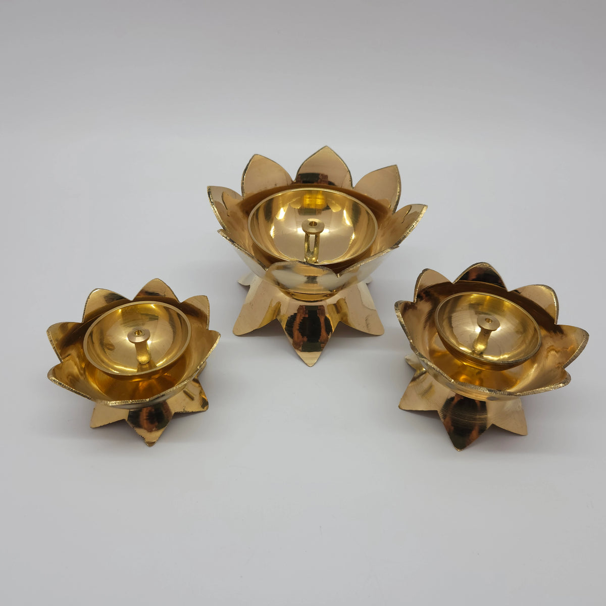 Kamal Nanda Deepam Puja Lamp - Spiritual Decor for Home 4.4|Brass spiritual decor