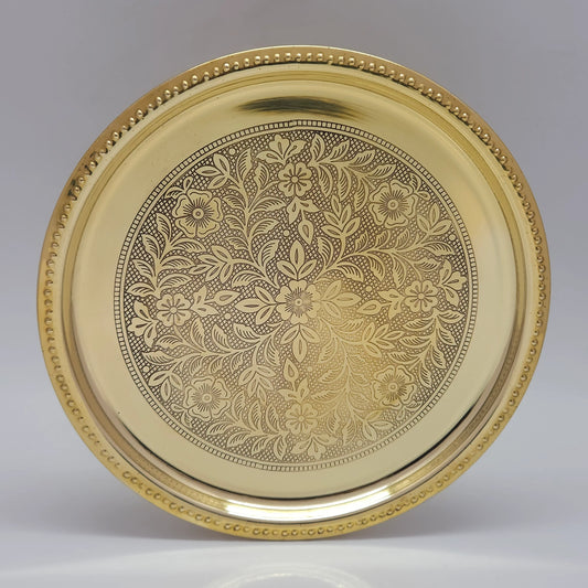 Flower engraved plate with pebbles design