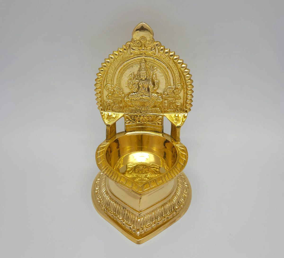 Karumbhu kamatchi vilakku