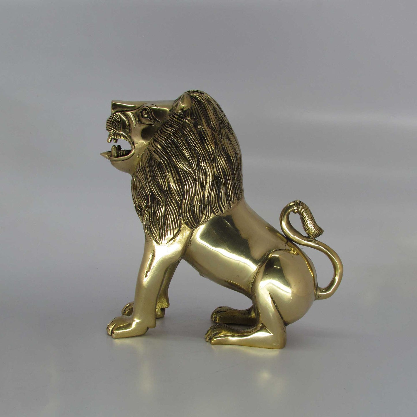 Lion Sitting 3.5 Kg Antic