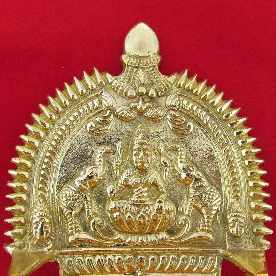 Divine Sridevi Kamatchi Brass Vilakku 3