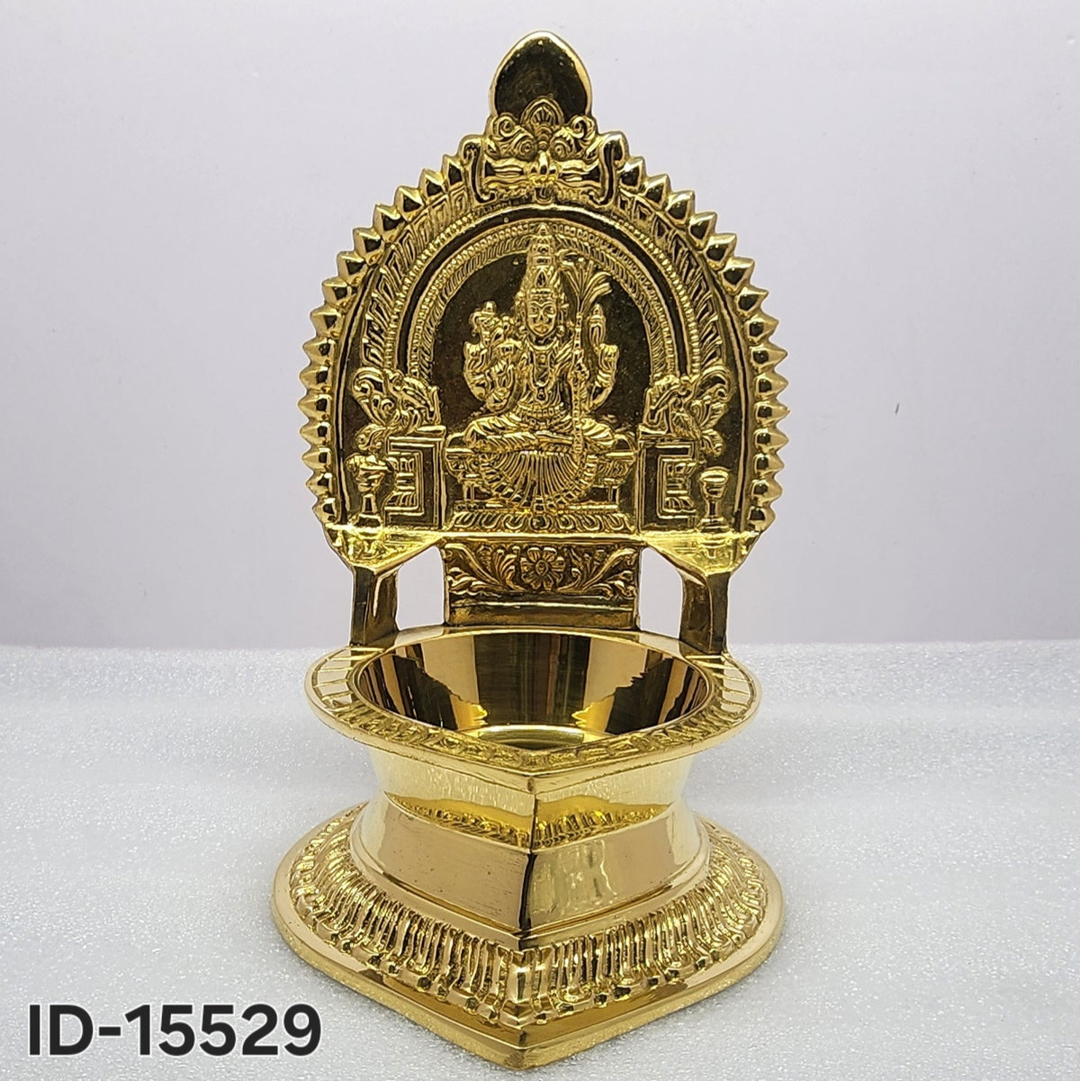 KARUMBHU KAMATCHI VILAKKU NO.7