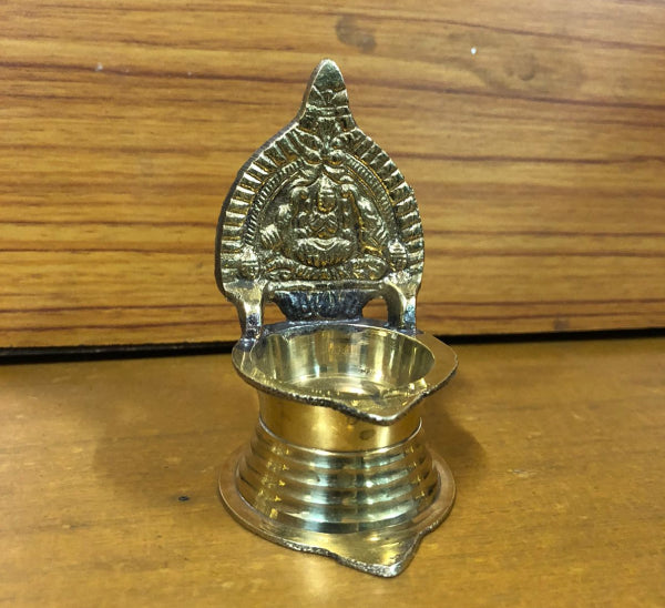 Kamatchi Vilakku No.000