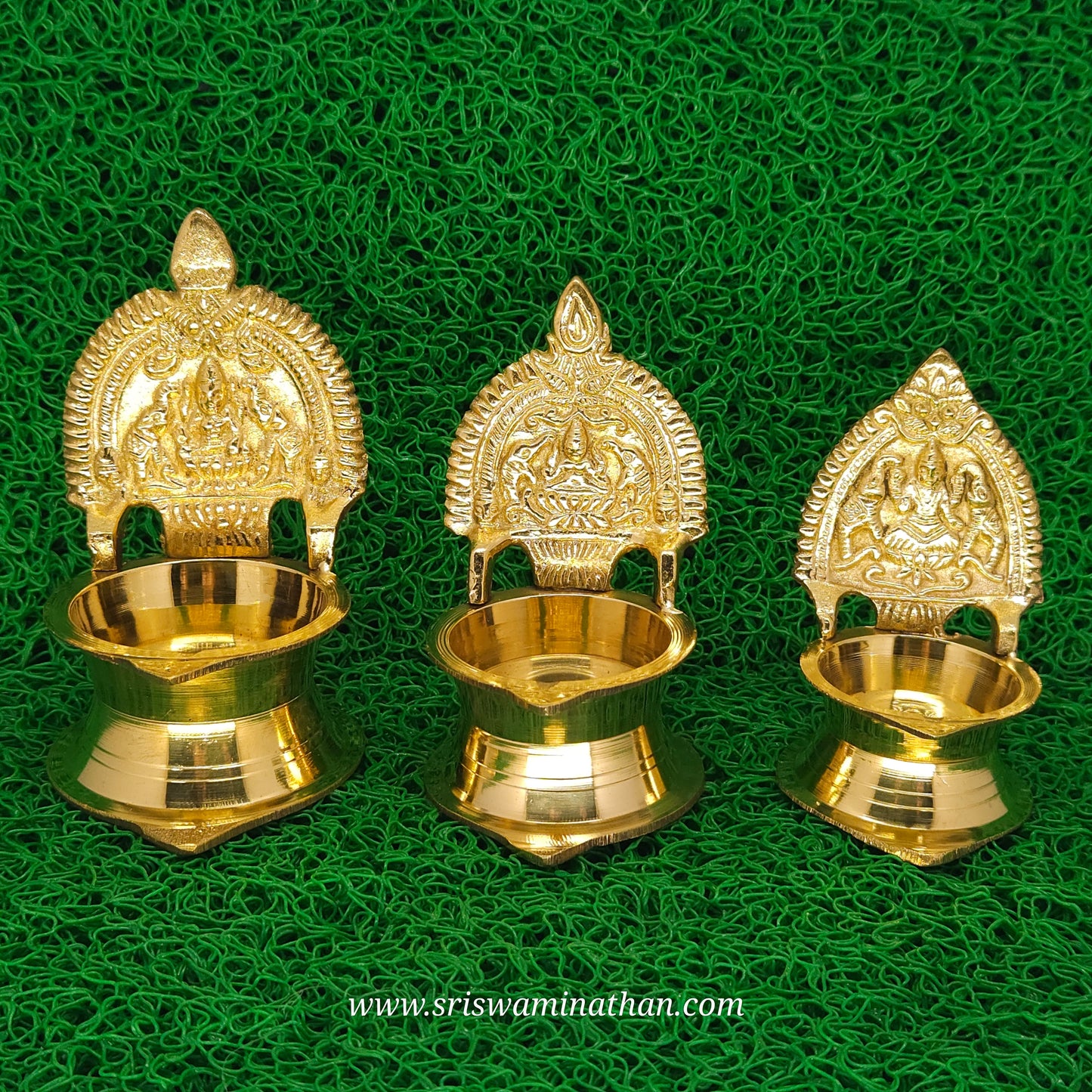 Lakshmi Vilakku No. 3