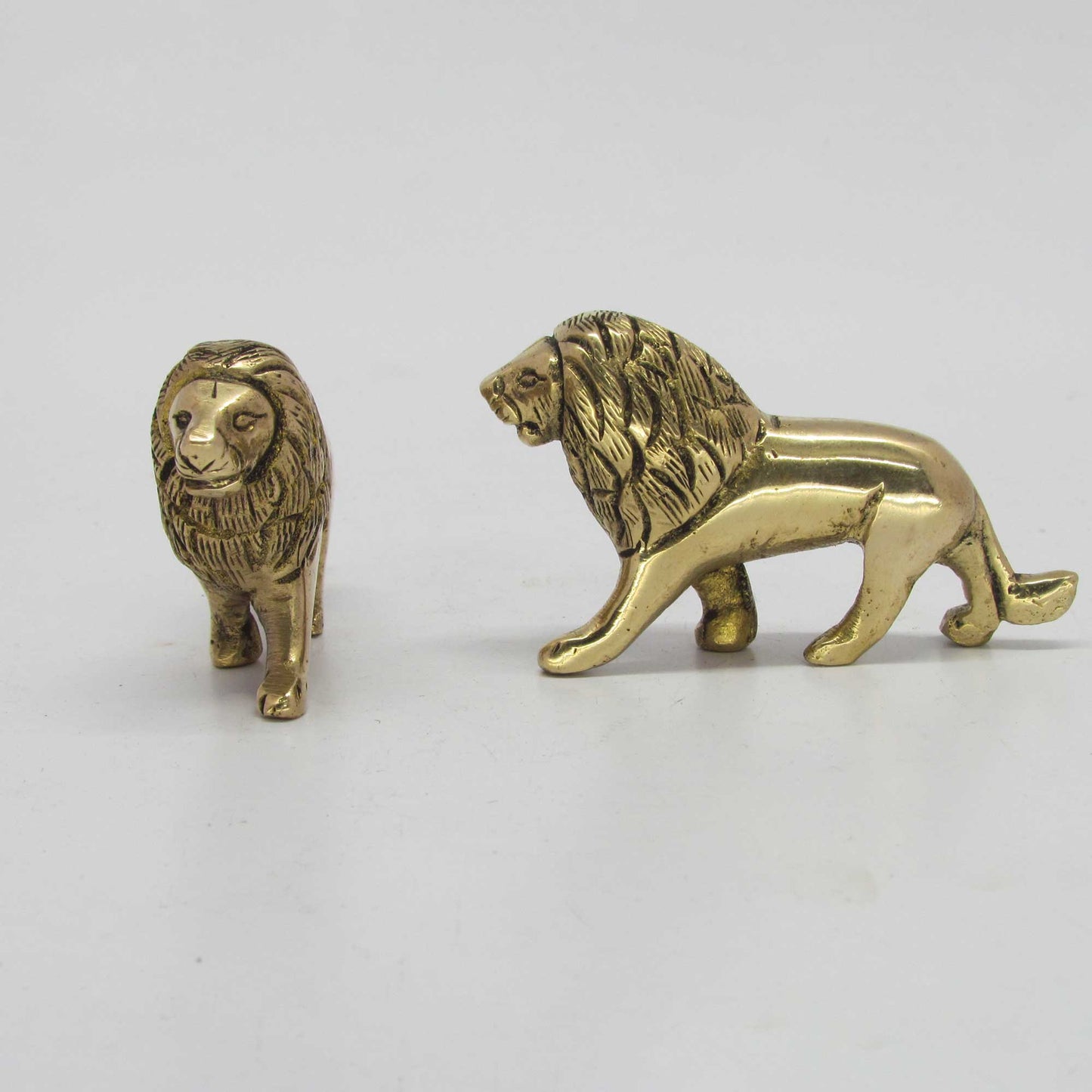Lion Stand 150gm Antique