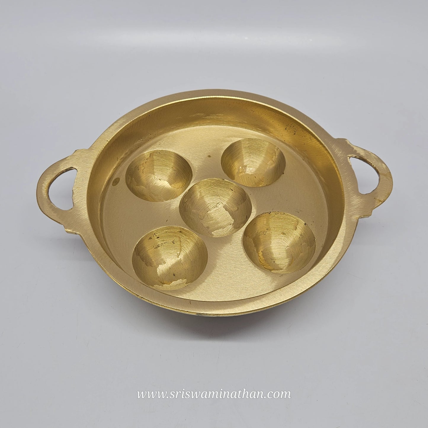 Bronze kuzhi paniyarakal