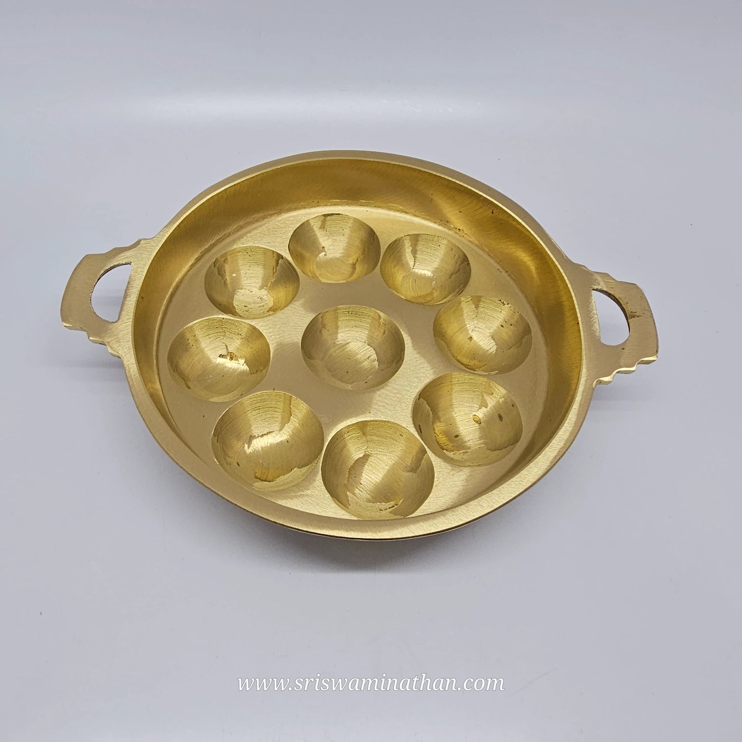 Bronze kuzhi paniyarakal