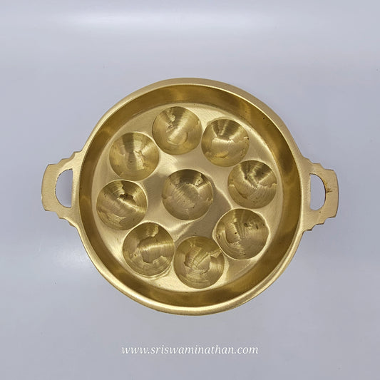 Bronze kuzhi paniyarakal