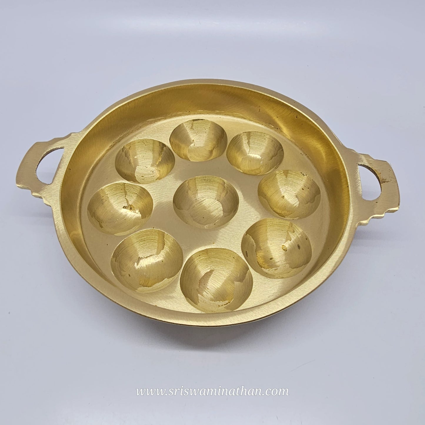 Bronze kuzhi paniyarakal