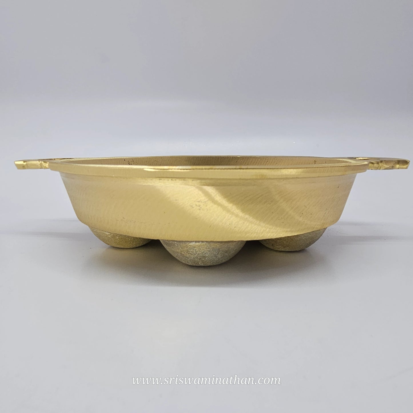 Bronze kuzhi paniyarakal