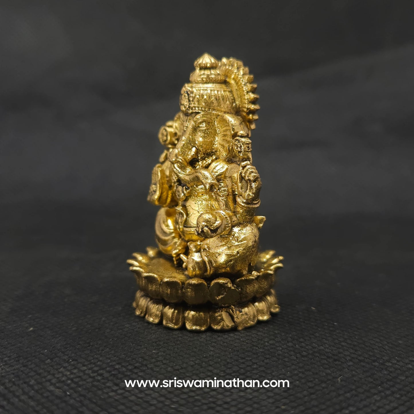 vinayagar with laddu