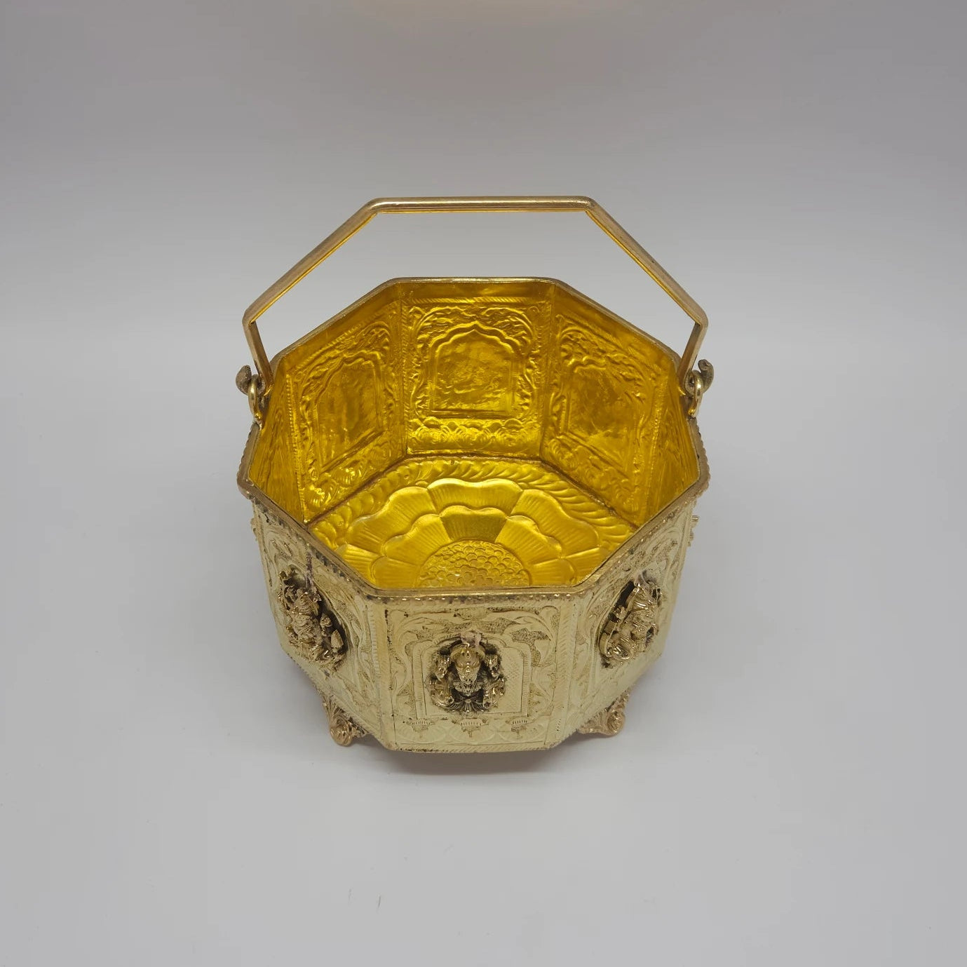 Vaikuntha Lakshmi Patra – Heavy Brass Ashtalakshmi Ghangal Basket | Phool Butti & Ritual Patra | Kumbakonam