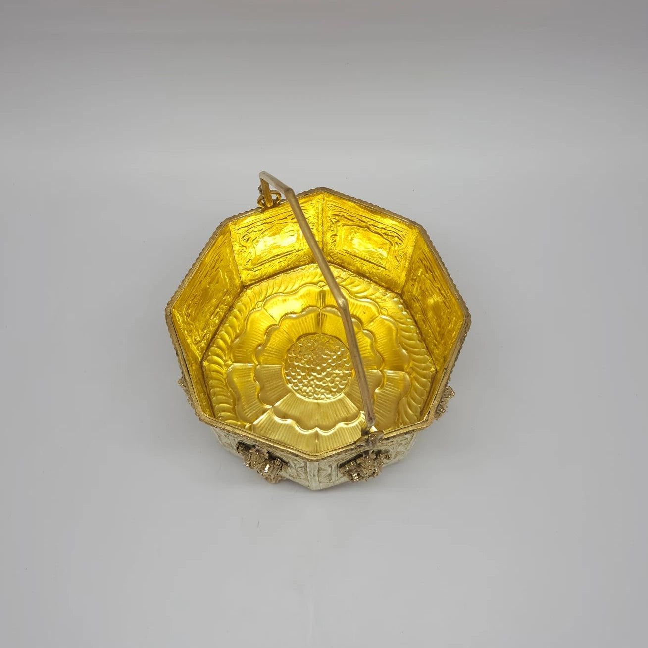 Vaikuntha Lakshmi Patra – Heavy Brass Ashtalakshmi Ghangal Basket | Phool Butti & Ritual Patra | Kumbakonam