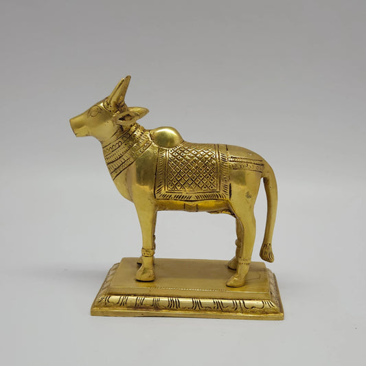 Standing Nandhi