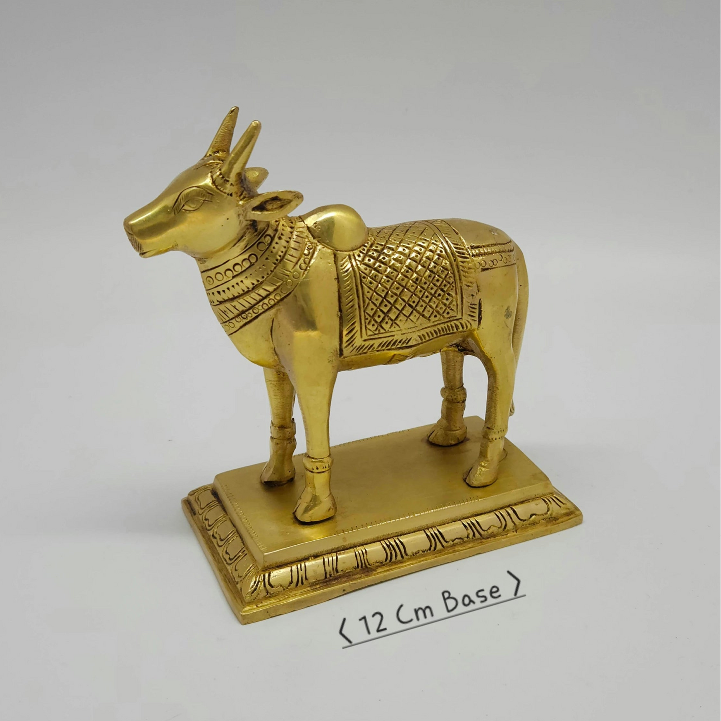 Standing Nandhi