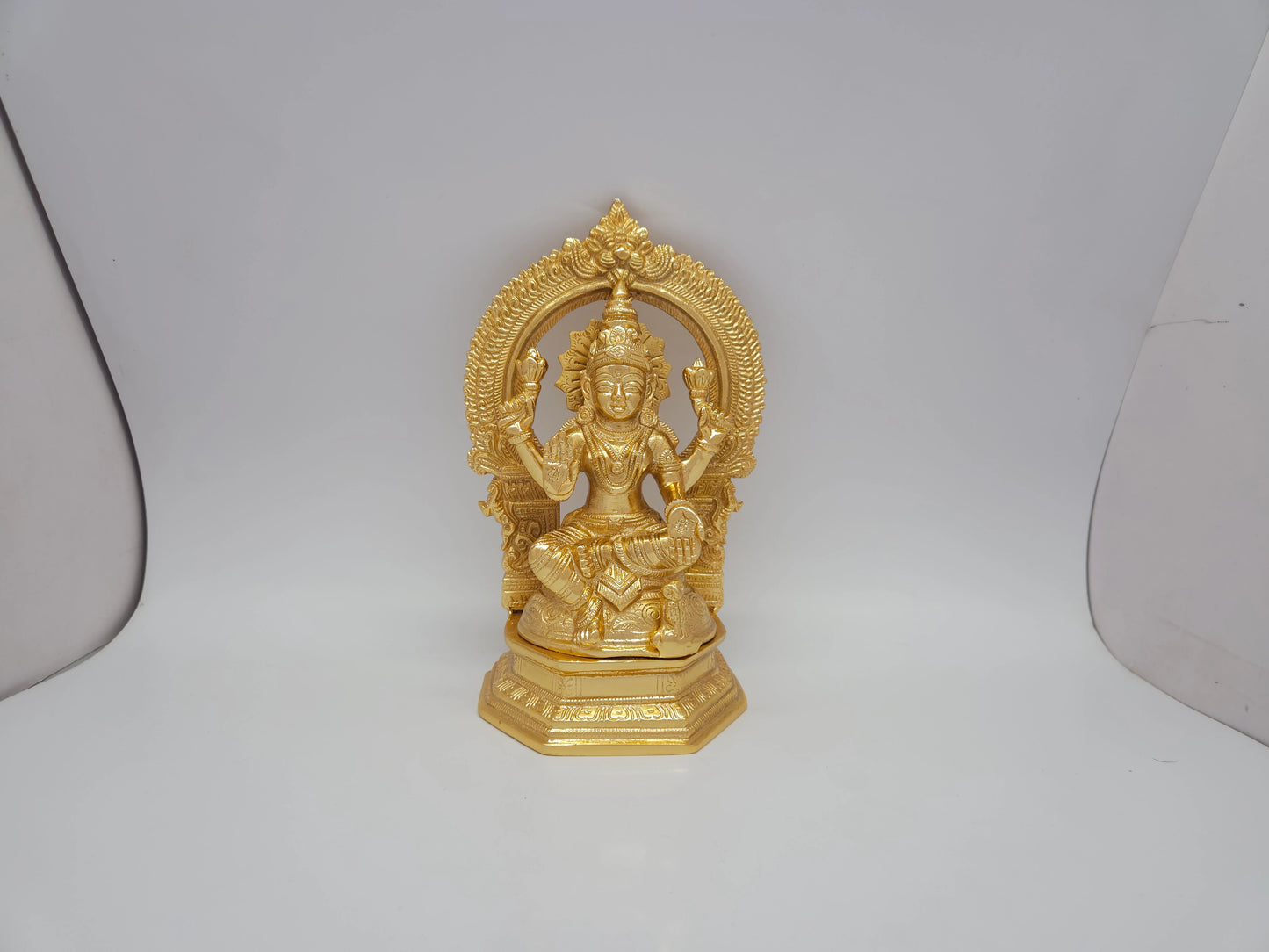Lakshmi 4835