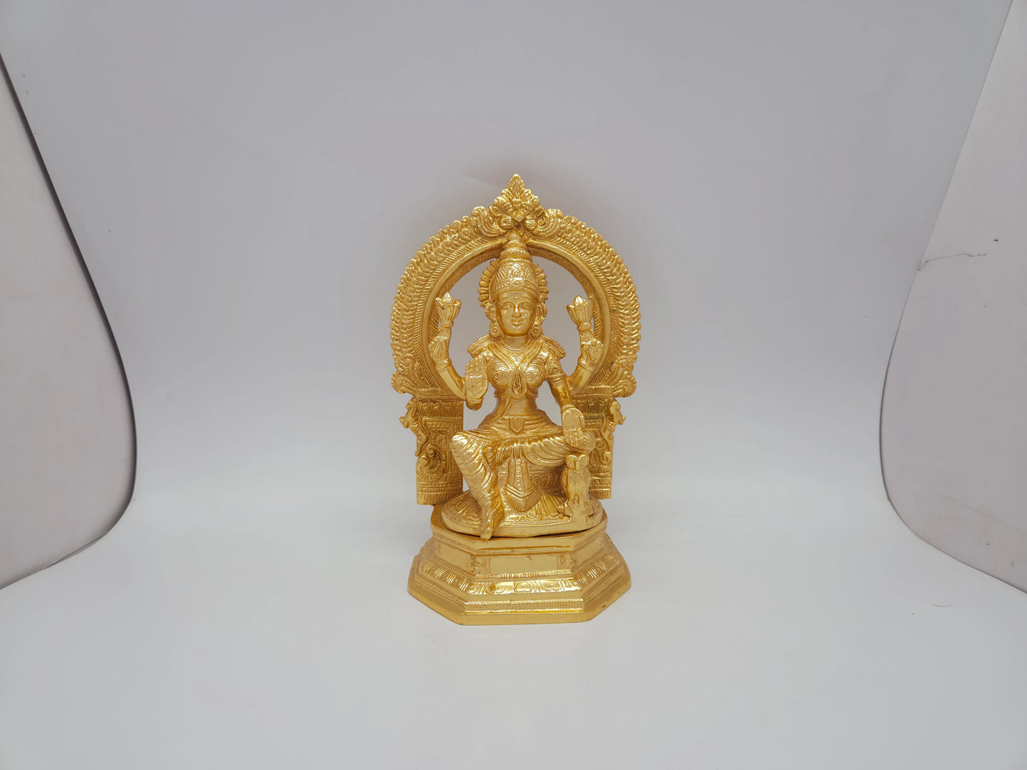 Lakshmi 4835