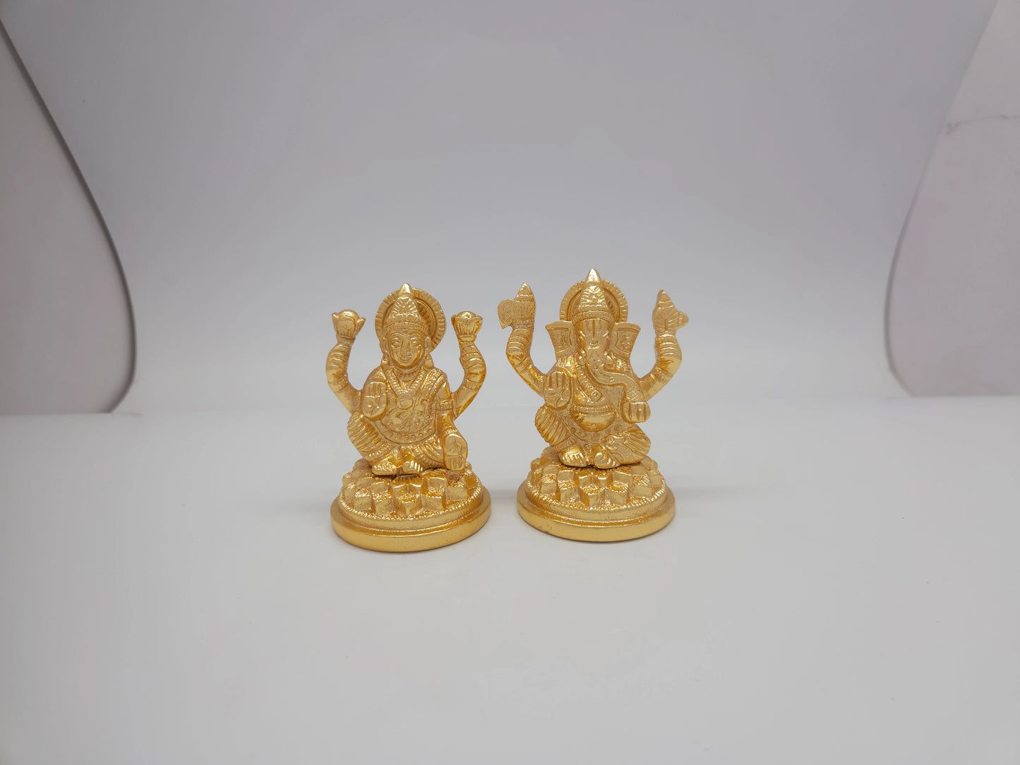 Lakshmi 16477