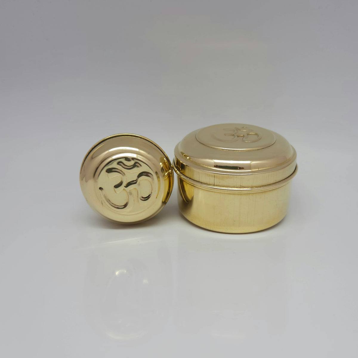 Om box brass