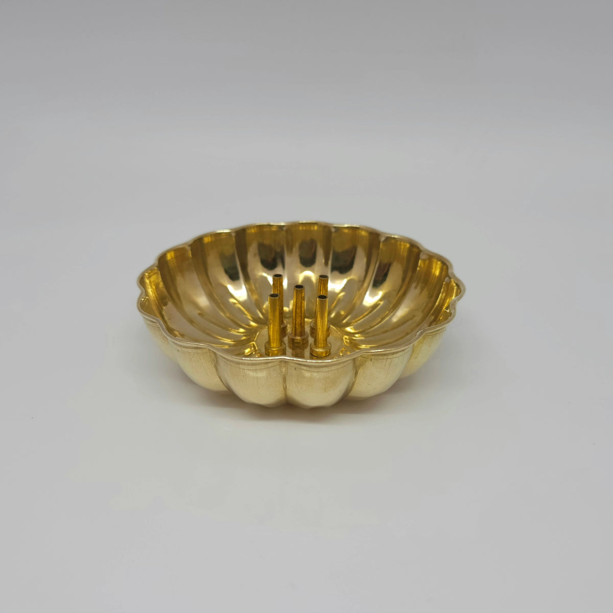 Lotus plate agardhan pipe butti