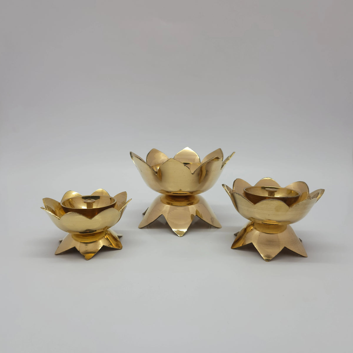 Kamal Nanda Deepam Puja Lamp - Spiritual Decor for Home 4.4|Brass spiritual decor