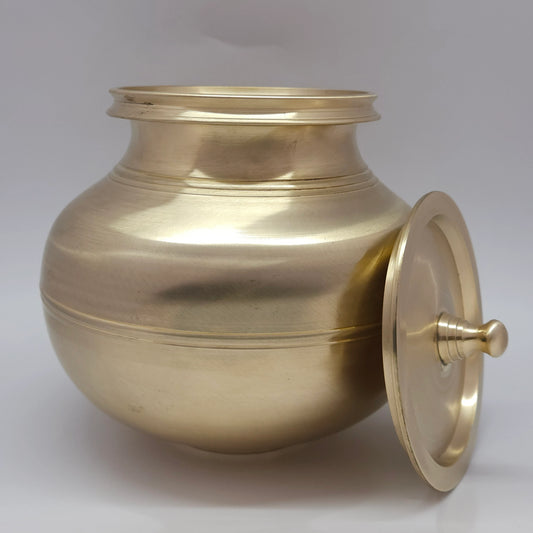 Bronze pot