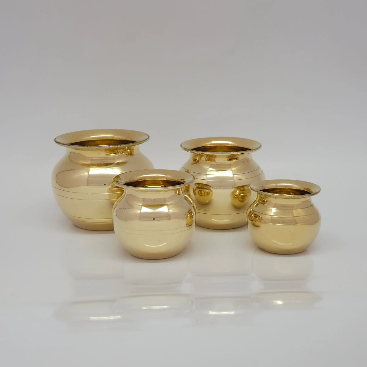 Brass kubera chombu panai