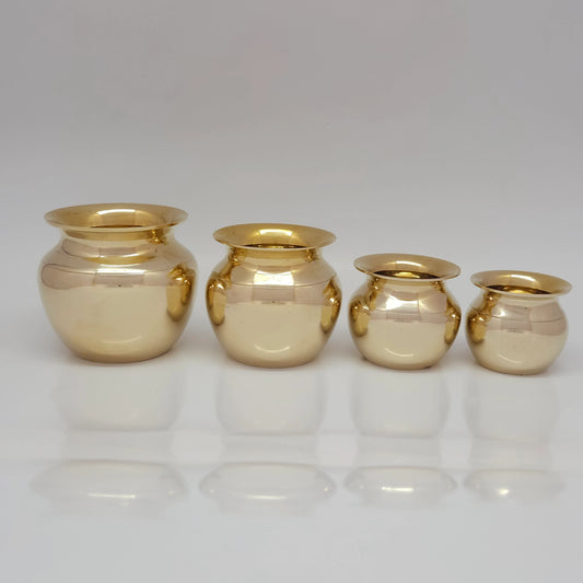 Bronze kubera chombu