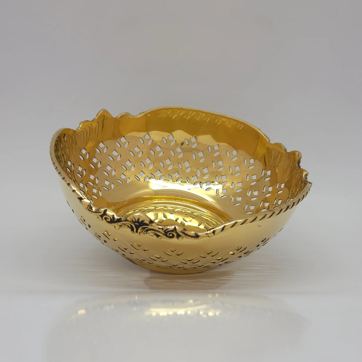 Round jali bowl