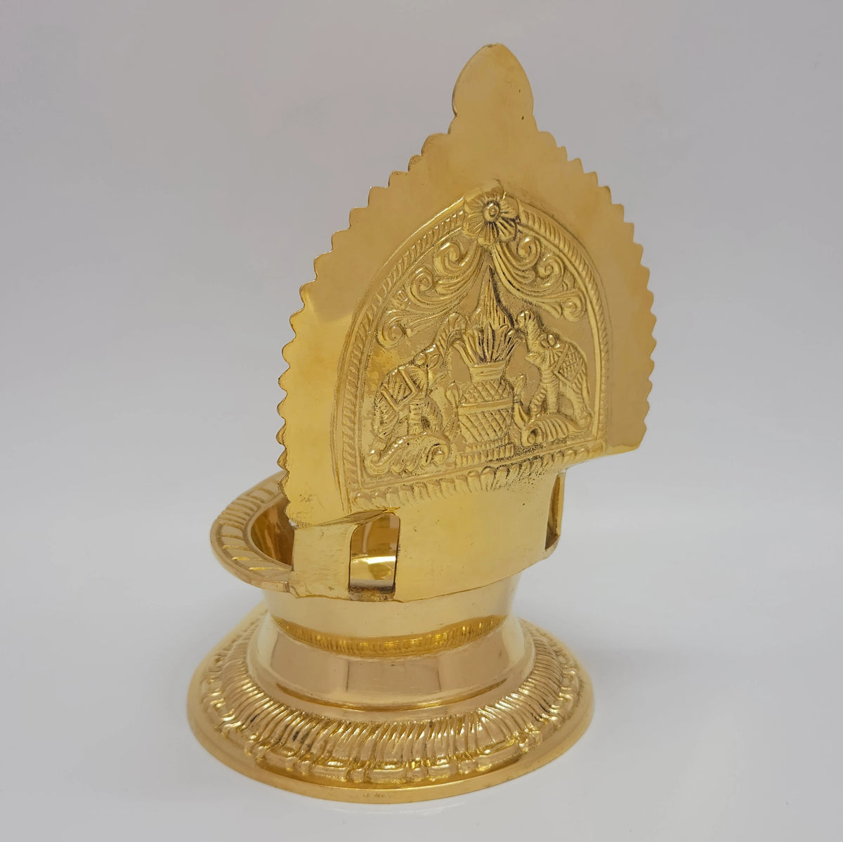Karumbhu kamatchi vilakku