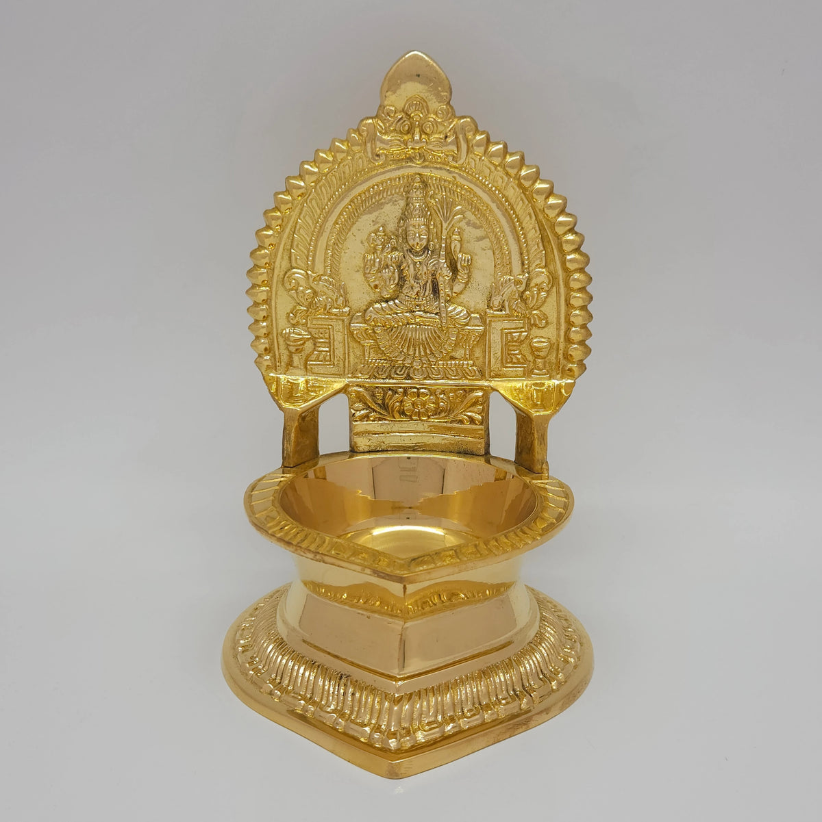 Karumbhu kamatchi vilakku
