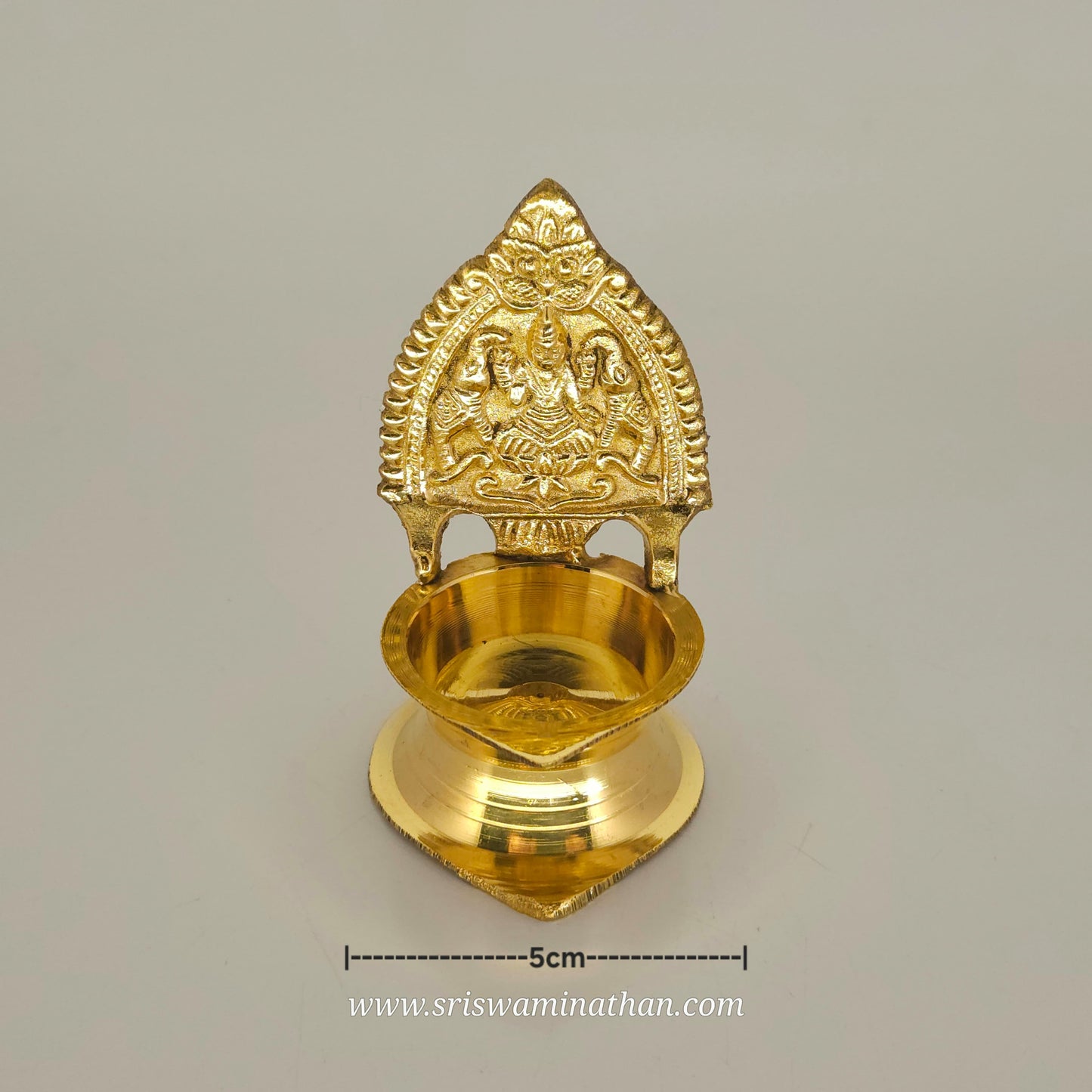 Lakshmi Vilakku No. 2