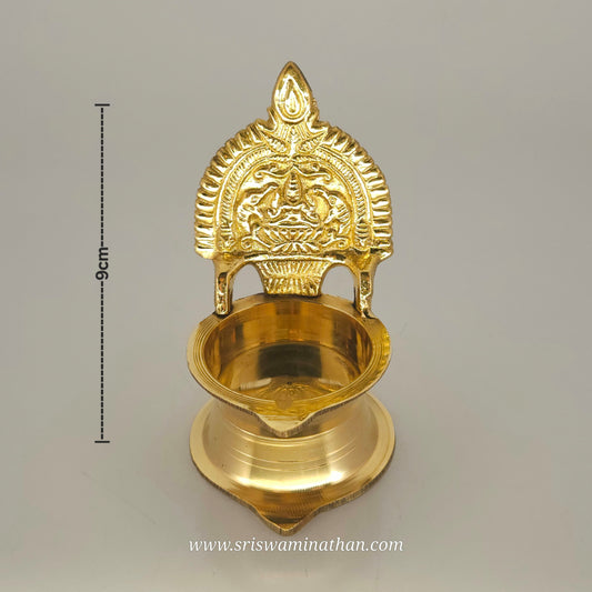 Lakshmi Vilakku No. 3