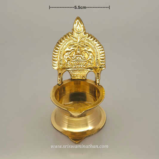 Lakshmi Vilakku No. 3