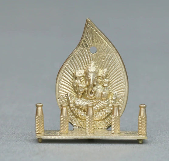 Brass Ganesh Wall Diya Holder - Traditional Tamil Bathi Stand - Entrance Decor
Ganesha Wall Hanging Brass - Pooja Room Lamp Holder - Authentic Brass Craft