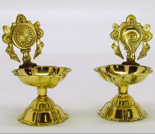 Divine Brass Sangu Chakra Deepam for Spiritual Enlightenment (185g)|Spiritual Brass Deepam for Meditation and Yoga|Chakra Healing Brass Sangu Deepam Lamp