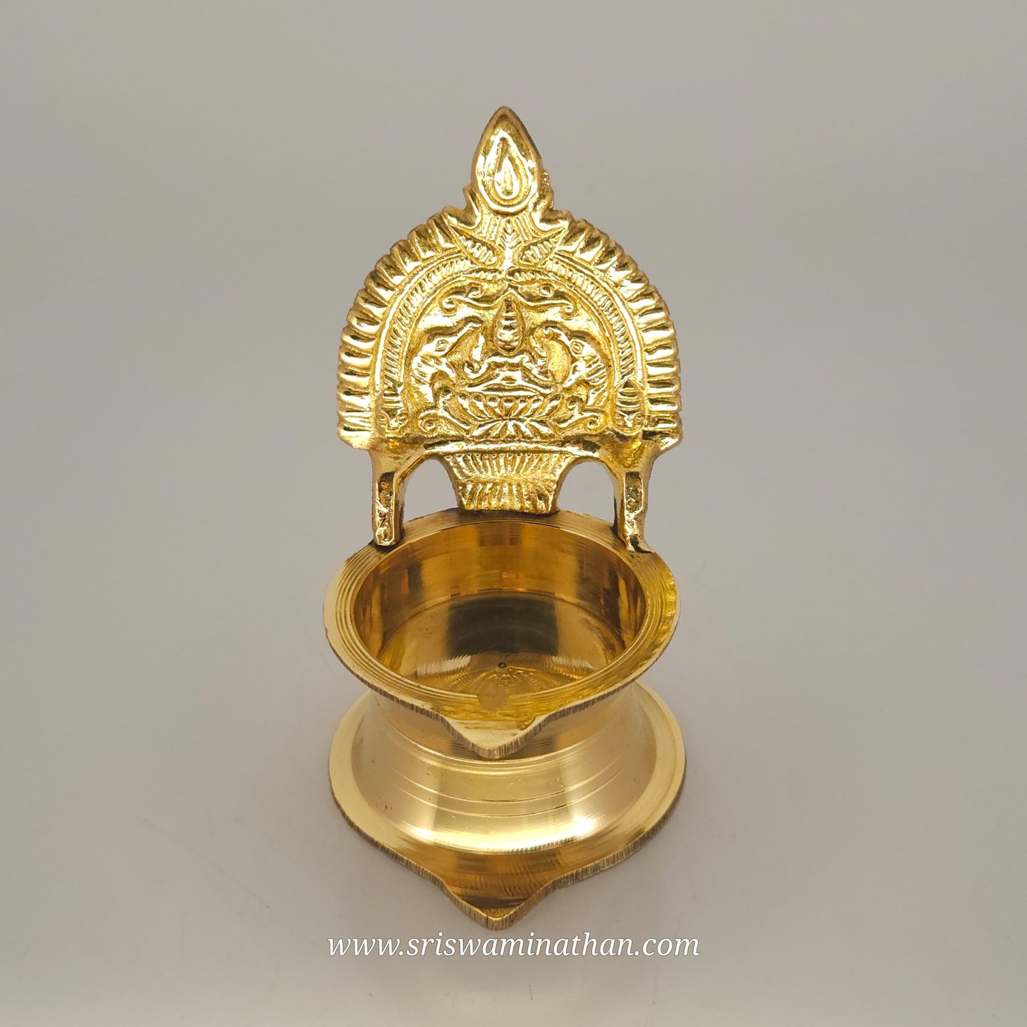 Lakshmi Vilakku No. 2