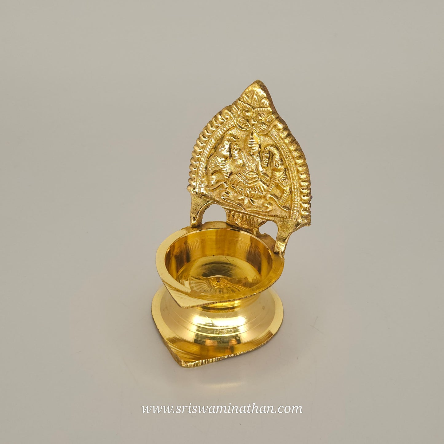 Lakshmi Vilakku No. 2