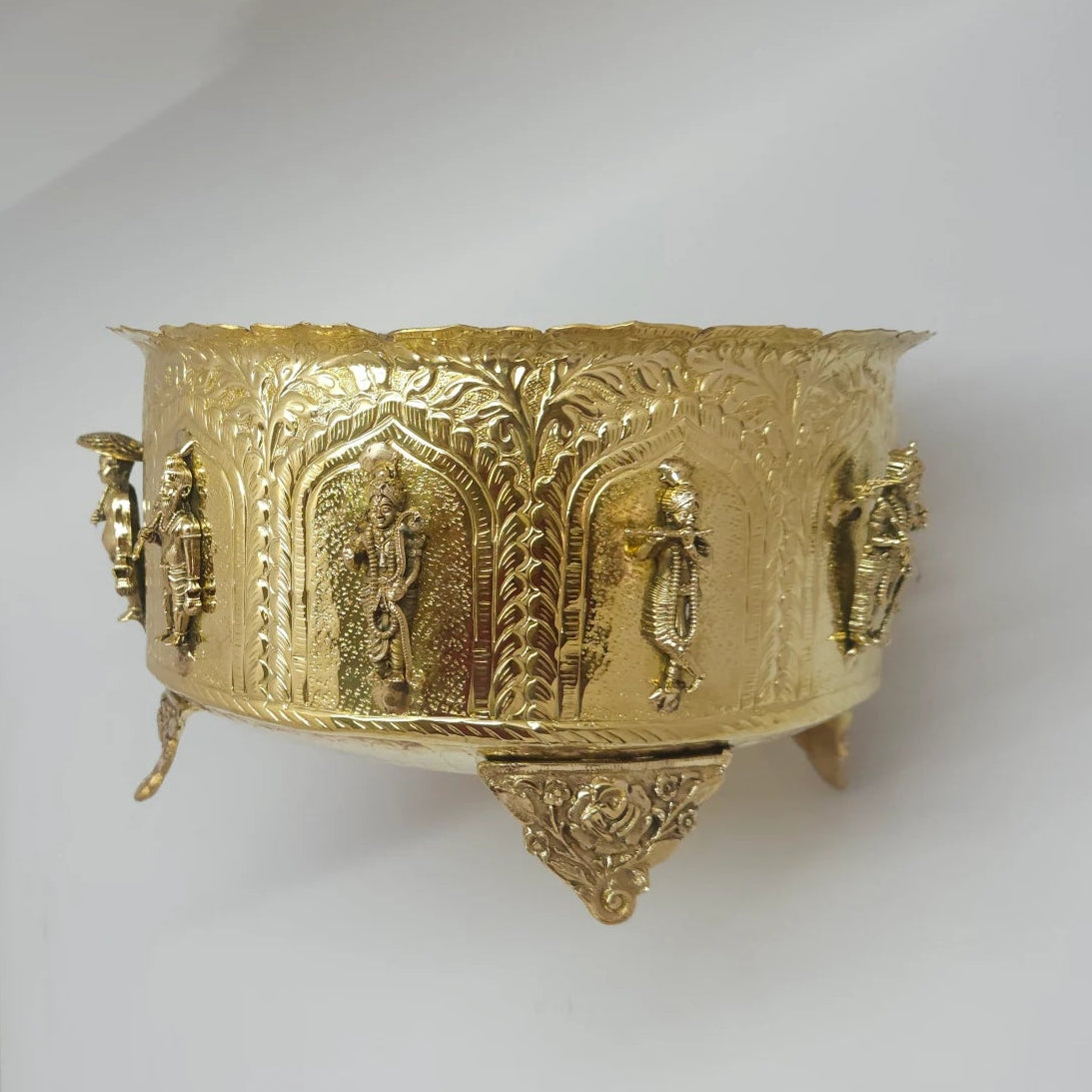Dasavatar Abhishek Patra Brass Ashtalakshmi Front Angle Scalloped Rim Rose Legs Deity Bathing Bowl Sri Swaminathan