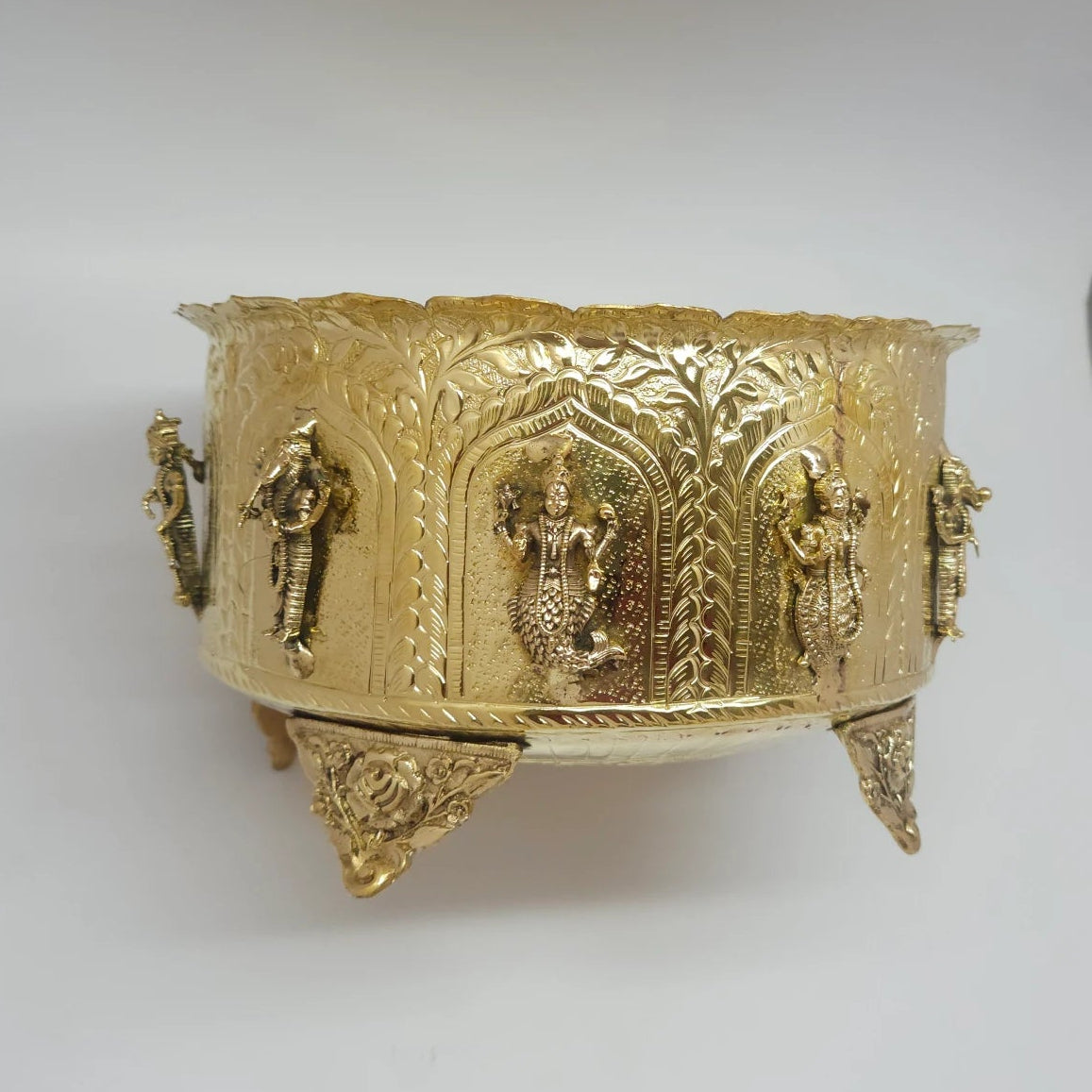 Dasavatara Abhisheka Patram Brass Interior Lotus Star Engraving Top Angle View Charnamrit Patra Maha Abhishekam Basin