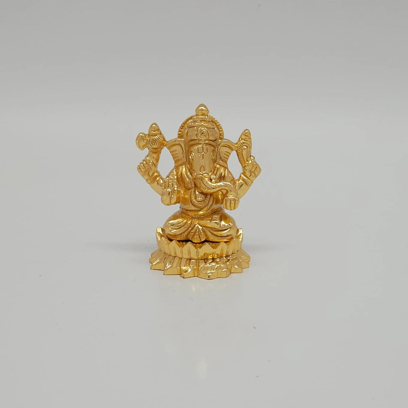 Edampuri Vinayagar Gold Idol Front View Lalitasana Round Lotus Base Solid Brass 250 gram