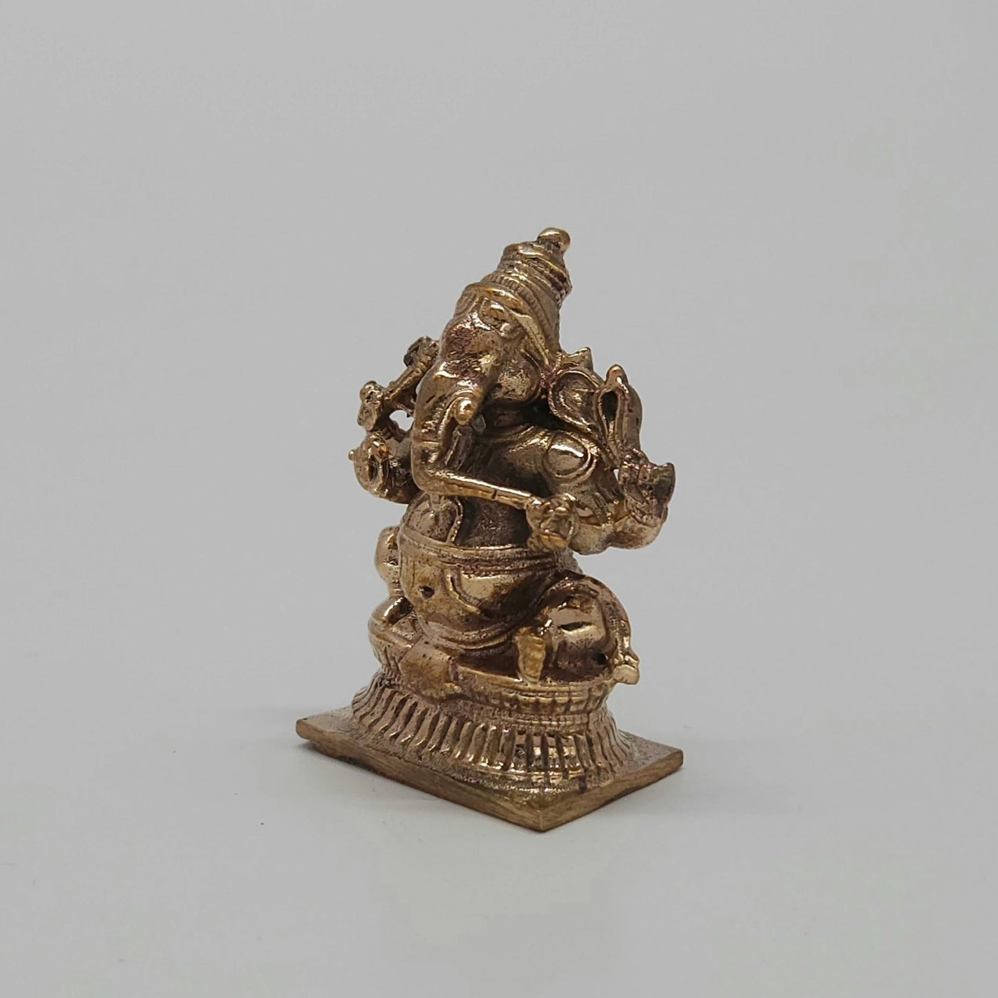 Handcrafted Panchaloham Ganesha Vinayagar Vigraham 1.5 inches right side angle profile