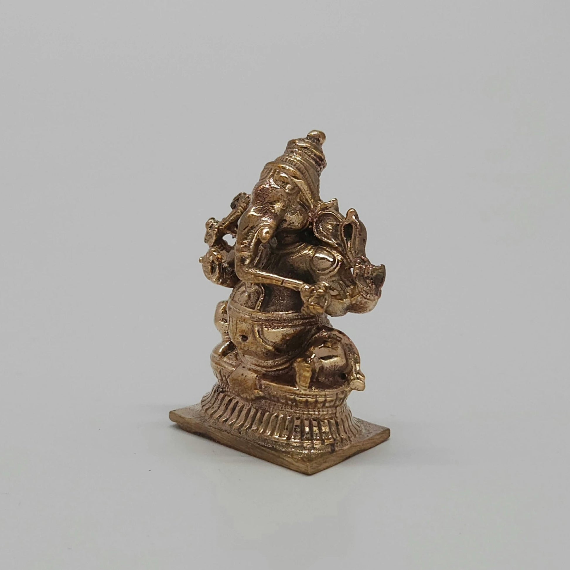 Handcrafted Panchaloham Ganesha Vinayagar Vigraham 1.5 inches right side angle profile
