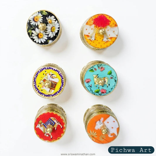 Pichwa Art Brass Kumkum Box Open Top View — Sri Swaminathan & Co