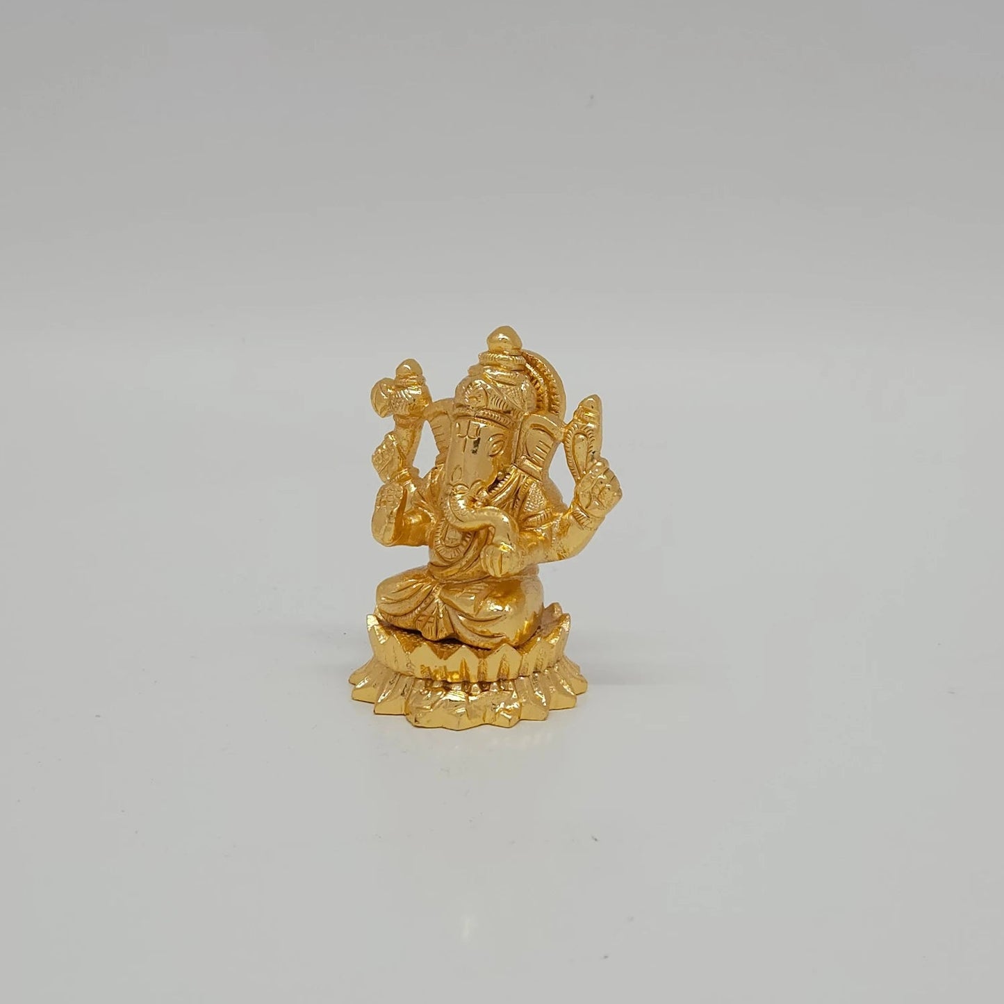 Pillayar Vamamukhi Gold Idol Left Angle Chaturbhuja Four Arms Round Lotus Base Gifting