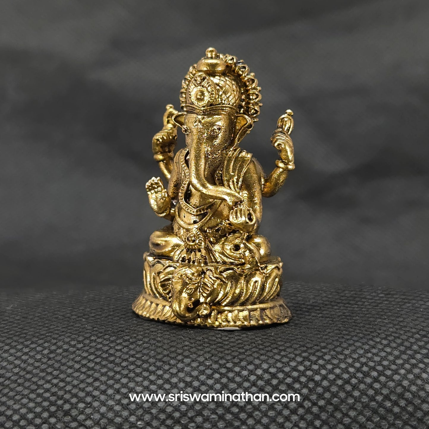 1.75" Vinayagar seated on Elephant head Peedam