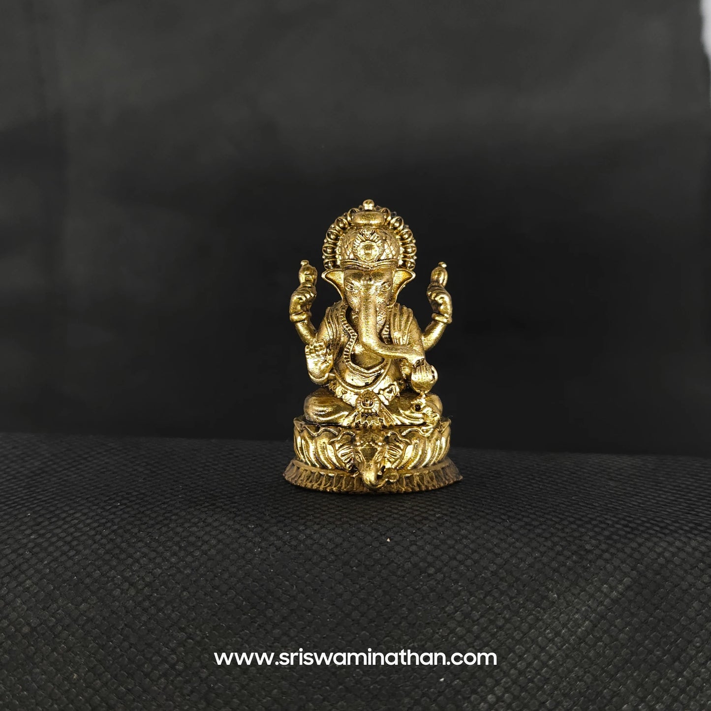 1.75" Vinayagar seated on Elephant head Peedam